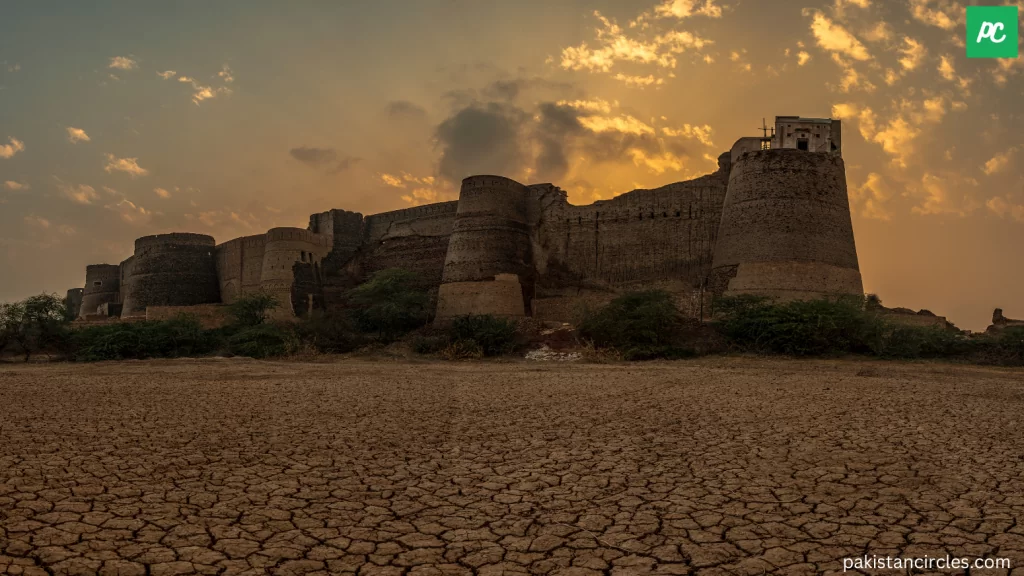 (Fascinating Facts Behind Derawar Fort)
